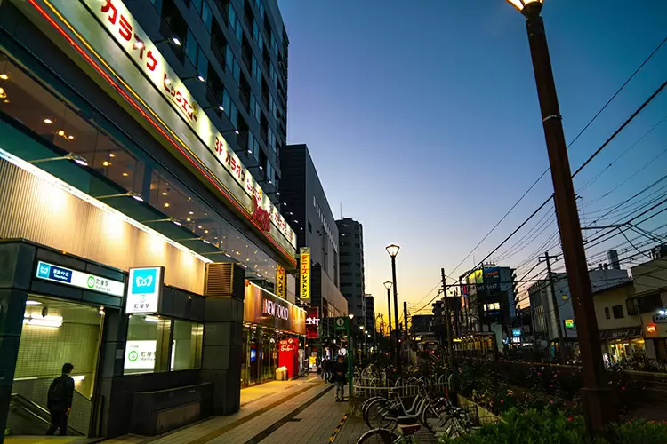 町屋駅周辺の様子