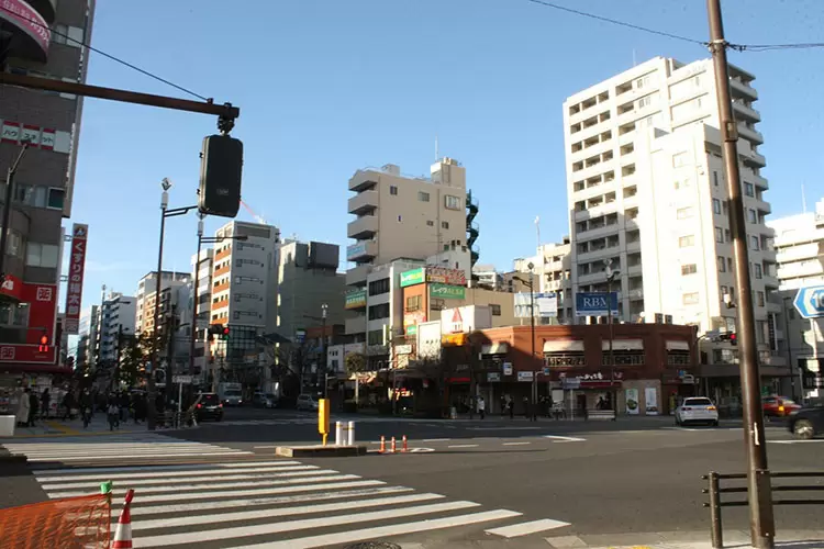 門前仲町駅周辺の様子