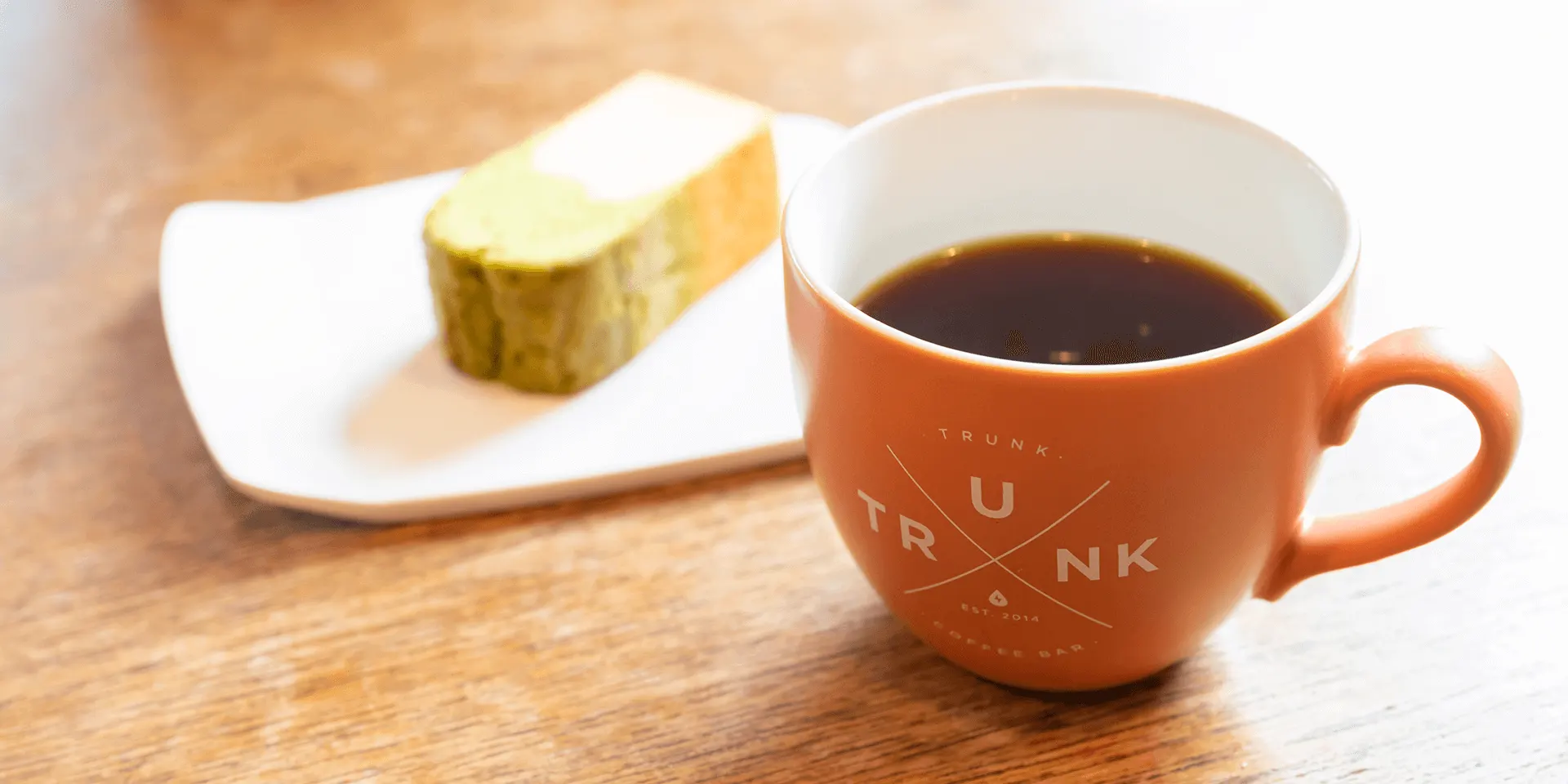 こだわりの自家焙煎コーヒーが楽しめる「TRUNK COFFEE BAR」
